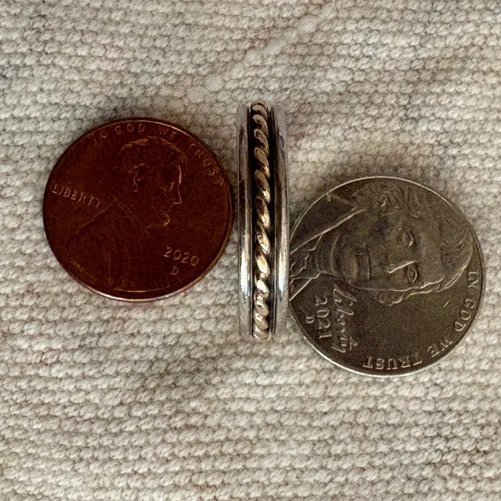 James Avery Silver Ring with Twist Accent Sz 7.75 to 8 - Picture 4 of 4